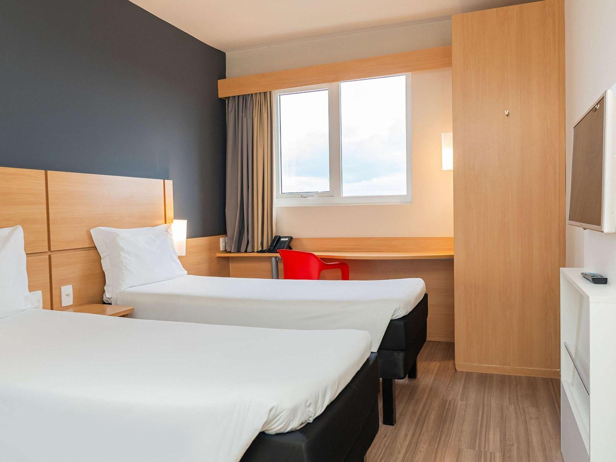 Hotel Ibis Chapecó Zewnętrze zdjęcie