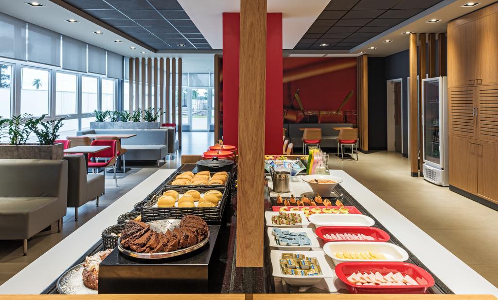 Hotel Ibis Chapecó Zewnętrze zdjęcie
