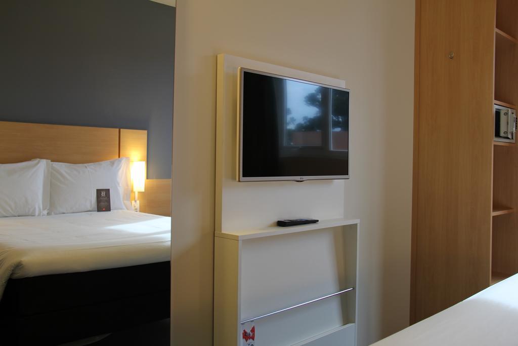Hotel Ibis Chapecó Zewnętrze zdjęcie