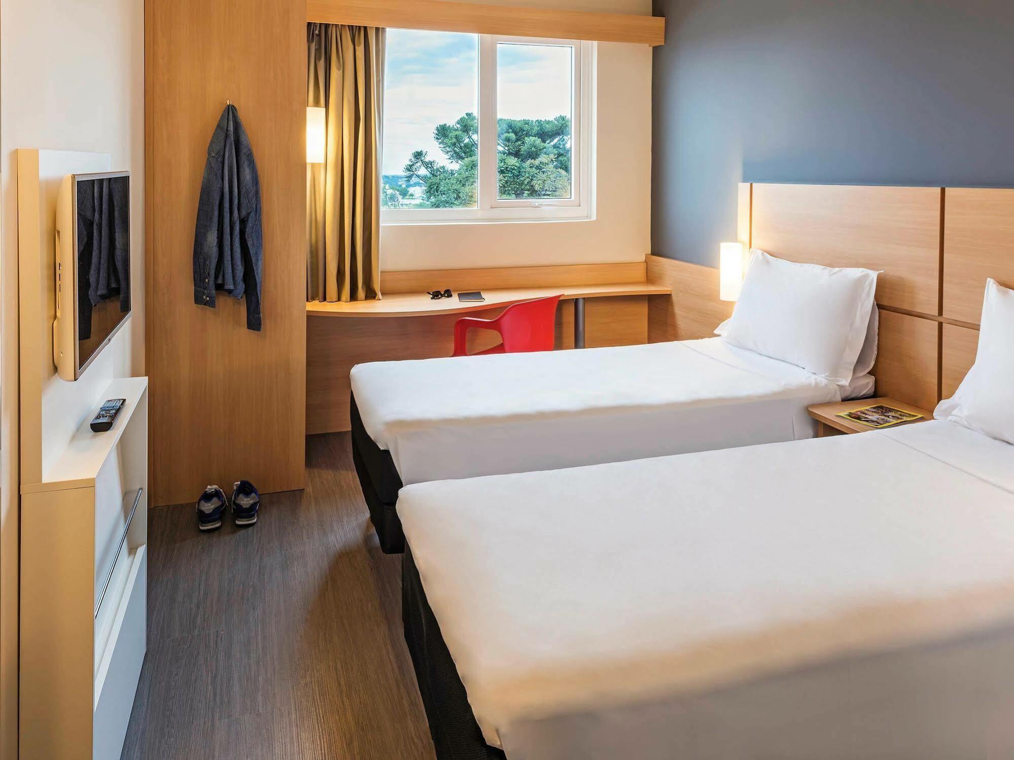 Hotel Ibis Chapecó Zewnętrze zdjęcie
